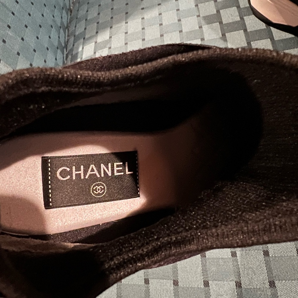 Chanel black huarache style slip on sneakers with multiple CC logos. Sz. 40 - Picture 8 of 11